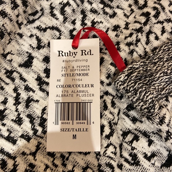 RUBY RD | Size M | animal print pattern sweater - Picture 7 of 8